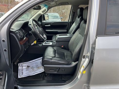 Used 2014 Toyota Tundra Limited w/ Limited Premium Package image 6