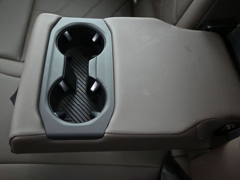 Certified 2025 BMW 530i image 17