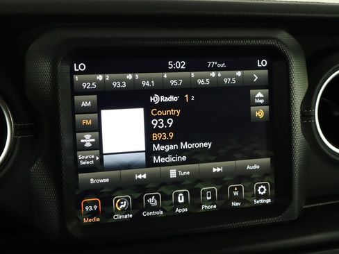 Used 2023 Jeep Wrangler Unlimited Sahara w/ Cold Weather Group AWD/4WD image 27