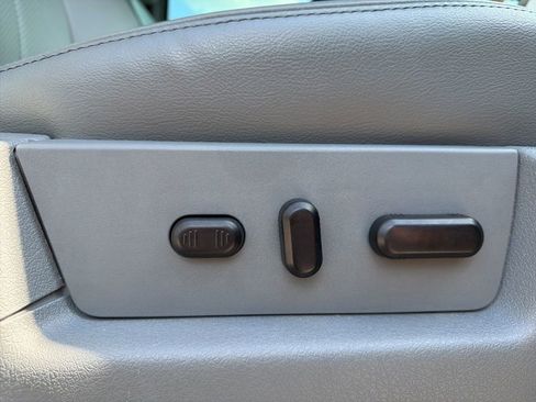 Used 2013 Ford F150 Lariat w/ Mid Equipment Group RWD image 30