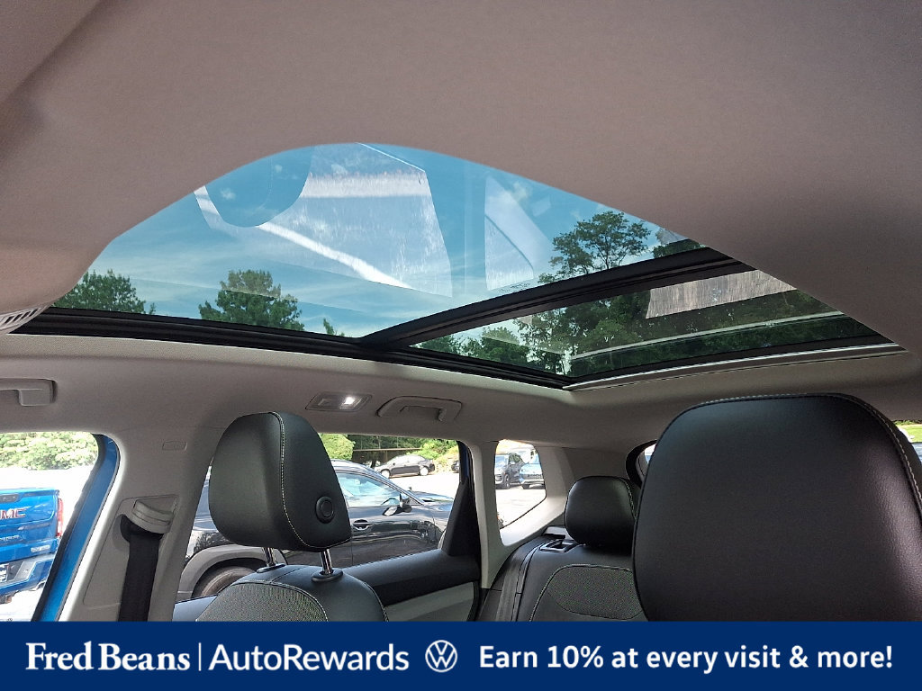 Certified 2023 Volkswagen Taos SE w/ Panoramic Sunroof Package AWD/4WD image 19