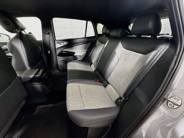 Certified 2024 Volkswagen ID.4 2WD image 29