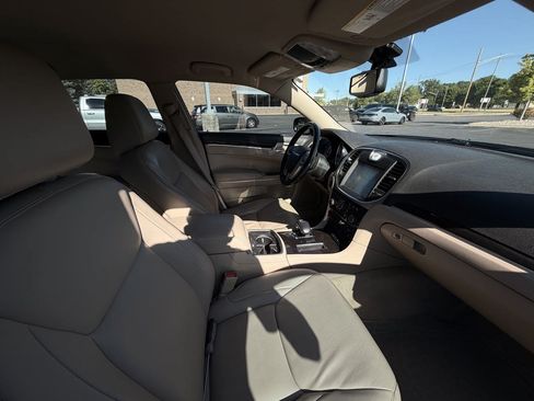 Used 2014 Chrysler 300 AWD image 12