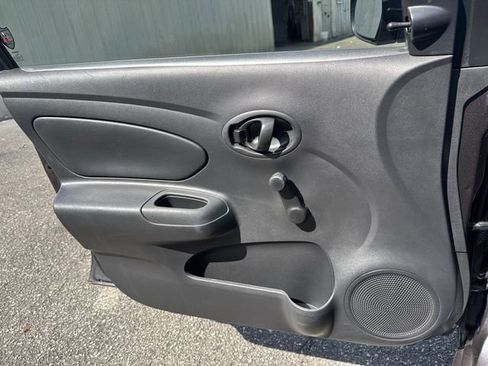 Used 2015 Nissan Versa S FWD image 22
