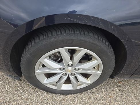 Used 2019 Chevrolet Impala LT w/ Sunroof and Spoiler Package FWD image 8