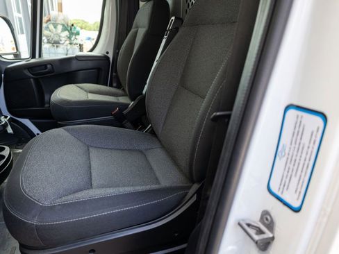 Used 2023 RAM ProMaster 2500 FWD image 10