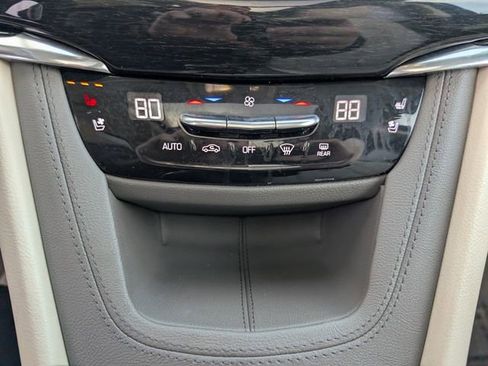 Used 2020 Cadillac XT6 Premium Luxury image 18