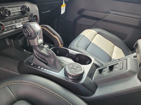 New 2026 Ford Bronco Badlands AWD/4WD image 29