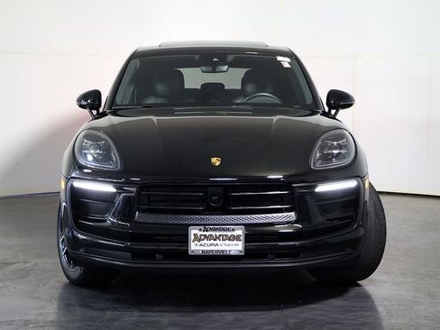 Used 2023 Porsche Macan AWD/4WD image 9