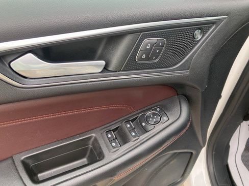 Used 2022 Ford Edge Titanium w/ Equipment Group 301A image 10