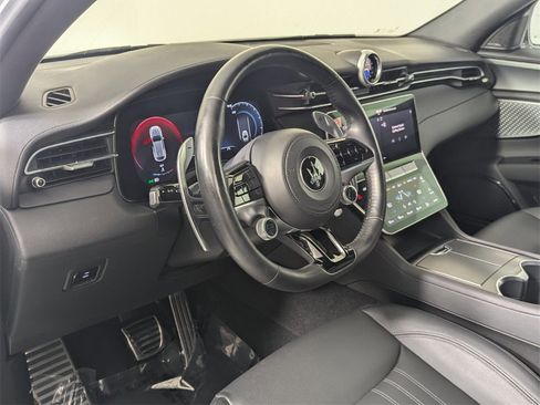 Used 2023 Maserati Grecale GT image 10