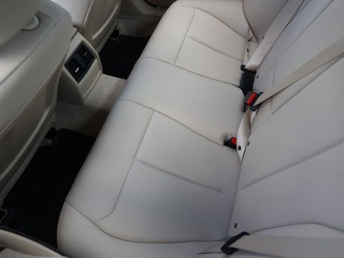 Used 2014 BMW 320i Sedan RWD image 10