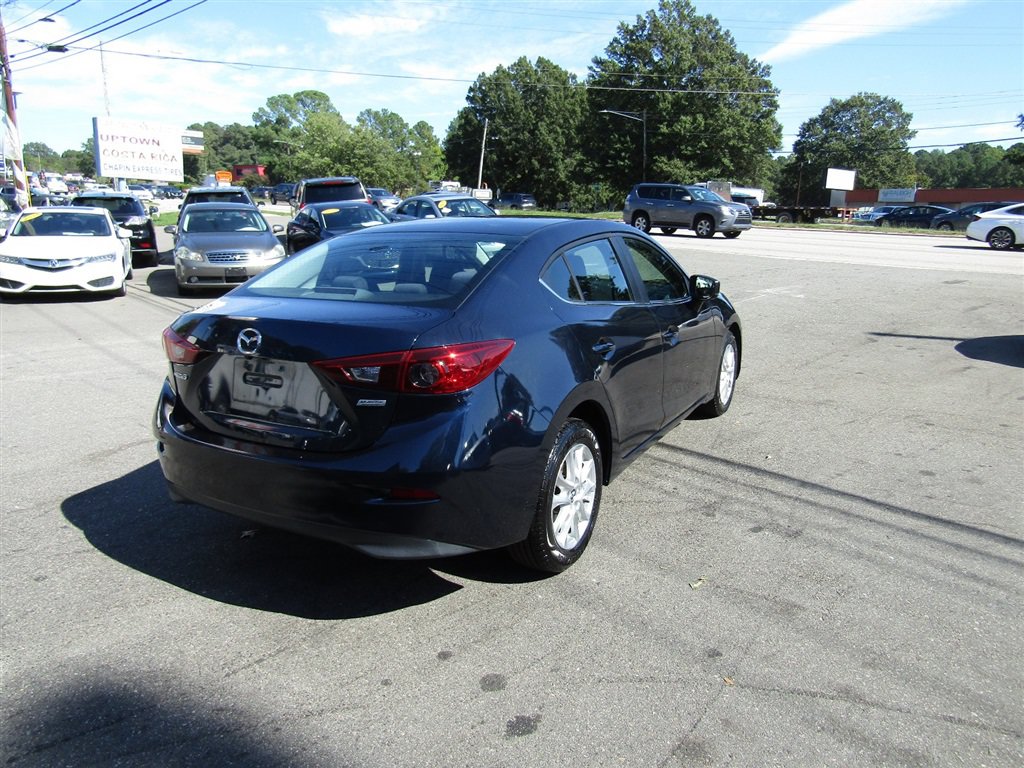 Used 2017 MAZDA MAZDA3 Sport w/ Preferred Equipment Package FWD image 7