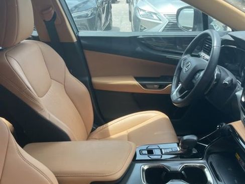 Used 2025 Lexus NX 250 FWD w/ Accessory Package (Z1) image 8