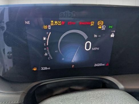 Certified 2025 Buick Encore GX Preferred FWD image 17