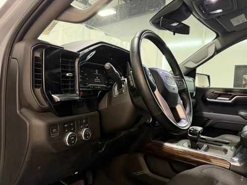Used 2024 GMC Sierra 1500 Elevation AWD/4WD image 11