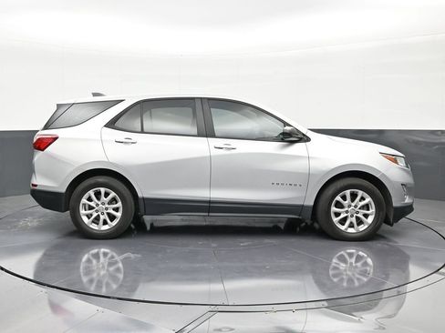 Used 2020 Chevrolet Equinox LS image 6