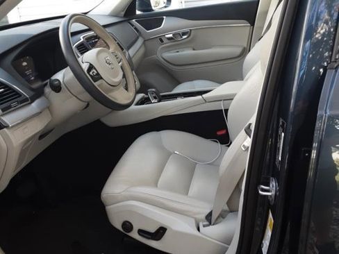 Used 2024 Volvo XC90 B5 Core w/ Protection Package image 4