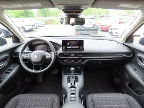 Certified 2025 Honda HR-V LX image 17