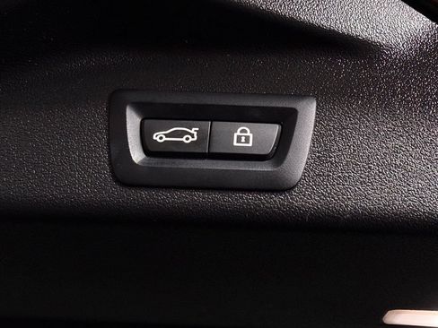 Used 2022 BMW X5 xDrive40i w/ Parking Assistance Package AWD/4WD image 28