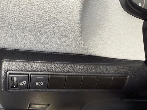 Used 2023 Toyota Corolla SE image 19