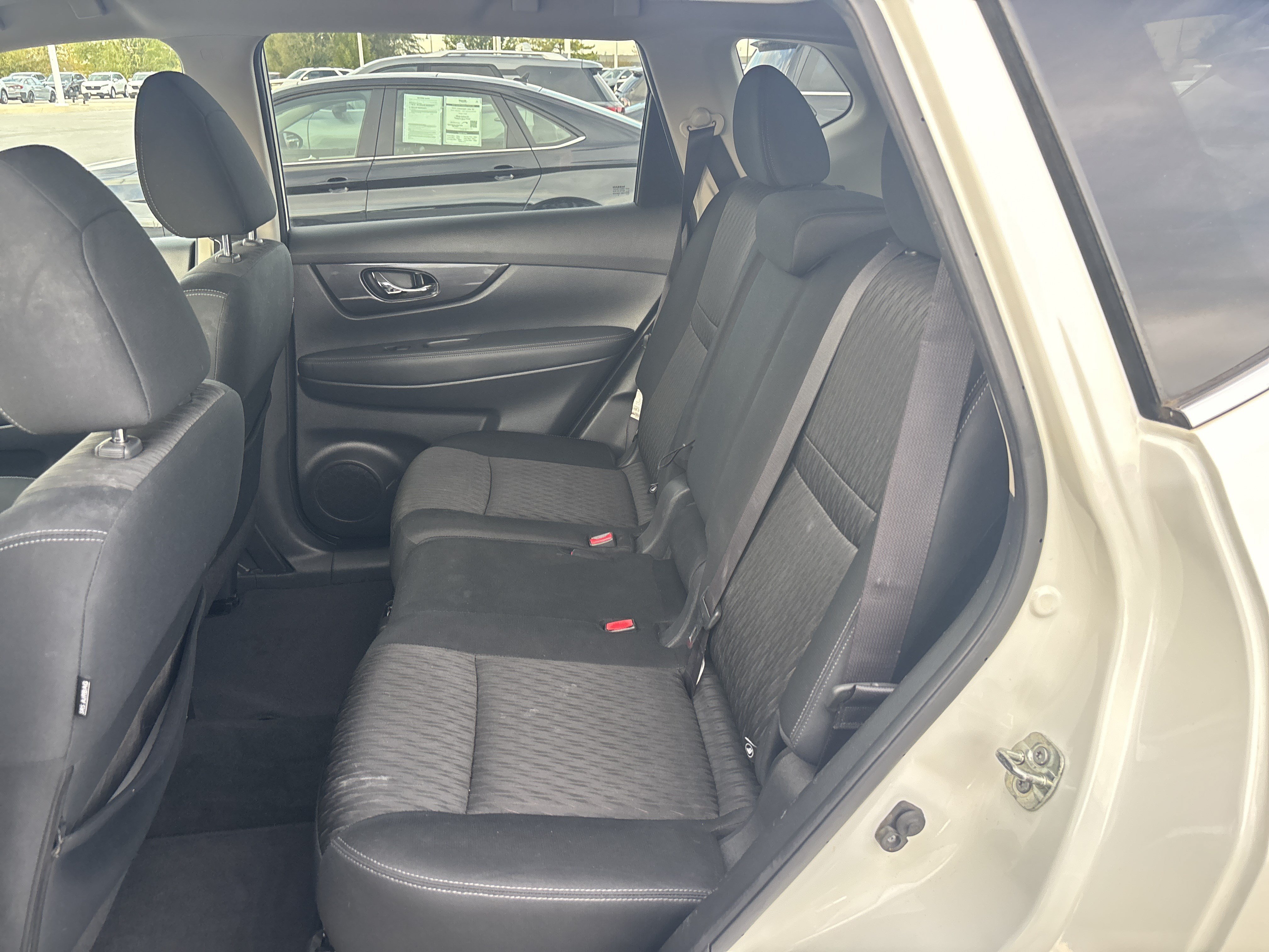 Used 2018 Nissan Rogue SV FWD image 25