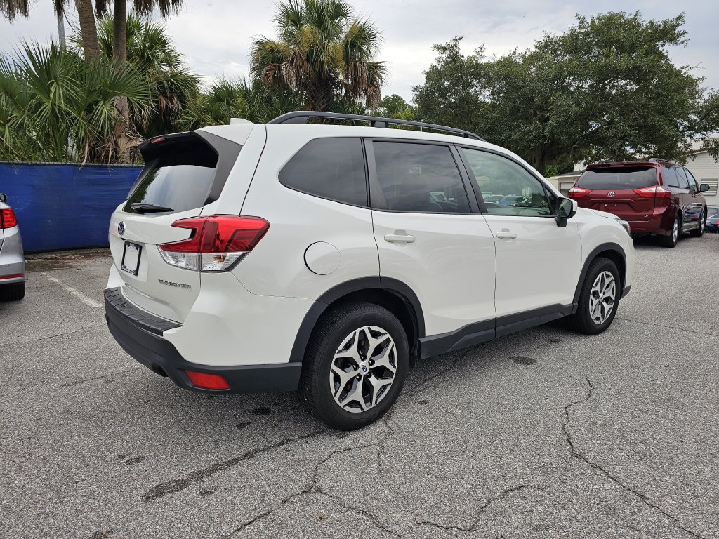 Certified 2021 Subaru Forester Premium w/ Popular Package #1 AWD/4WD image 3