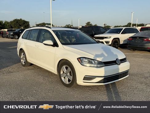 Used 2018 Volkswagen Golf SE FWD image 1
