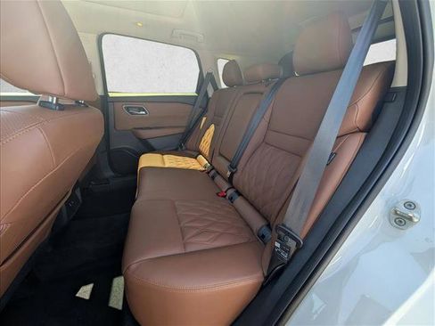 Used 2025 Nissan Rogue Platinum AWD/4WD image 23