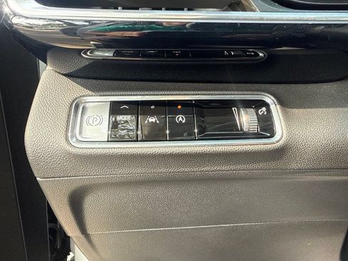 Used 2024 Buick Envision Sport Touring AWD/4WD image 43