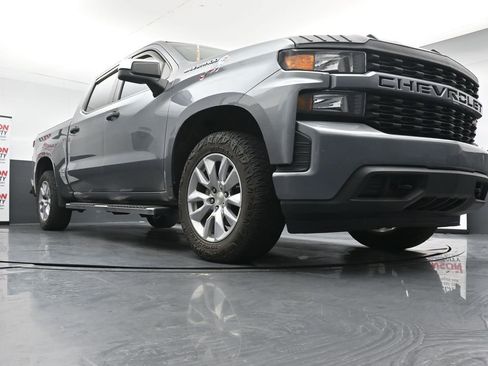 Used 2021 Chevrolet Silverado 1500 Custom AWD/4WD image 18