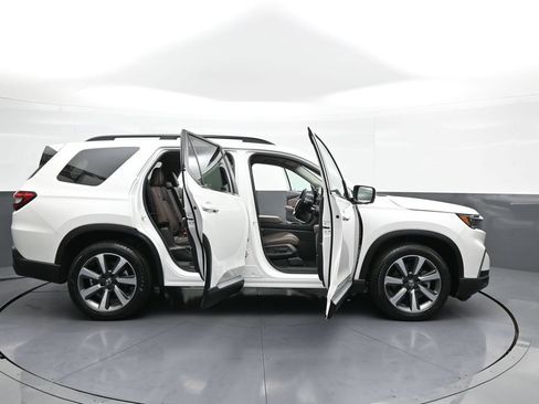 Certified 2025 Honda Pilot Elite image 45