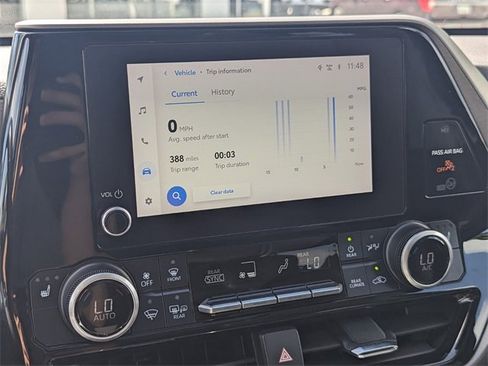 Used 2023 Toyota Highlander XLE image 26