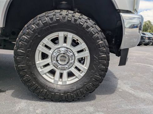 Used 2019 Ford F250 XLT AWD/4WD image 12