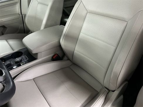 Used 2022 Volkswagen Atlas SE image 18