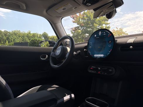 Used 2026 MINI Cooper 2-Door Hardtop FWD image 6