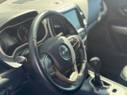 Used 2018 Jeep Cherokee Limited w/ High Altitude Package image 10