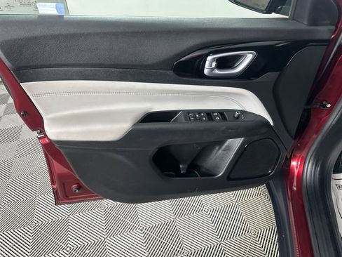 Used 2022 Jeep Compass Limited AWD/4WD image 19