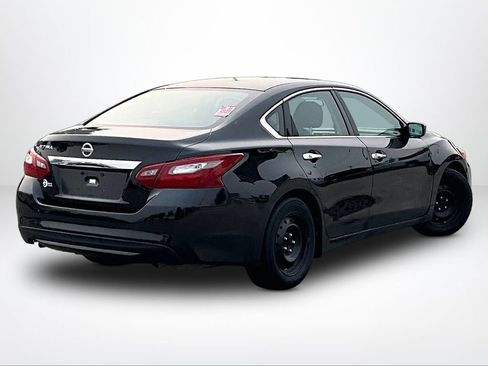 Used 2018 Nissan Altima 2.5 S w/ S Convenience Package FWD image 3