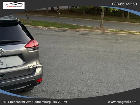 Used 2018 Nissan Rogue SV AWD/4WD image 6