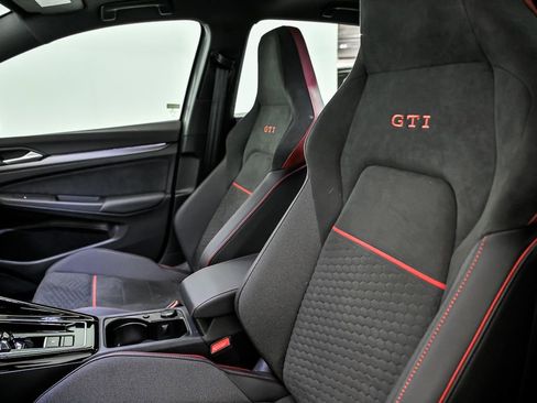 Certified 2025 Volkswagen GTI SE FWD image 13