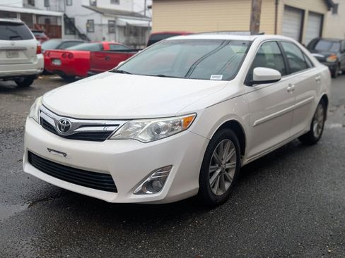 Used 2014 Toyota Camry XLE w/ Leather Package image 22