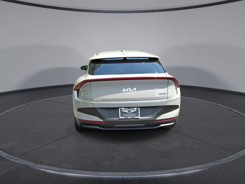 Used 2025 Kia EV6 Light RWD image 3
