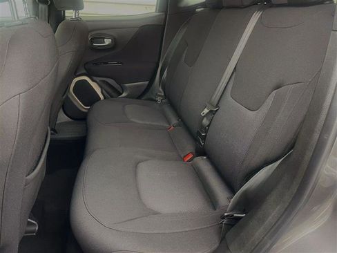 Used 2017 Jeep Renegade Latitude image 13