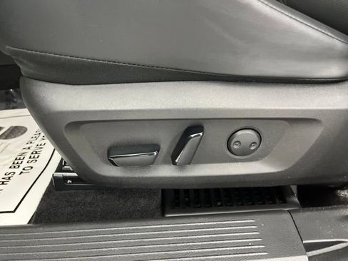 Used 2023 Nissan Rogue SV w/ SV Premium B Package FWD image 33