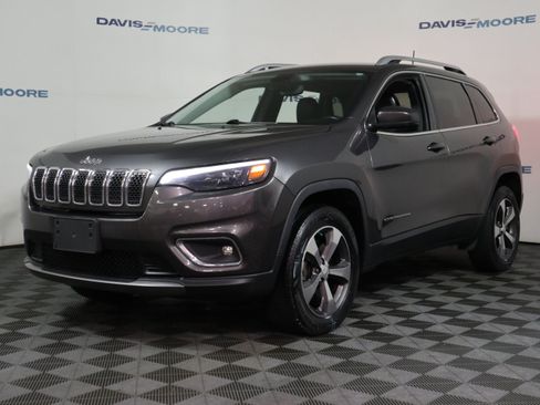 Used 2019 Jeep Cherokee Limited AWD/4WD image 12