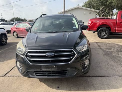 Used 2018 Ford Escape SE w/ SE Sport Appearance Package AWD/4WD image 2