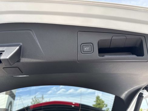 New 2025 Cadillac XT5 Sportv image 13