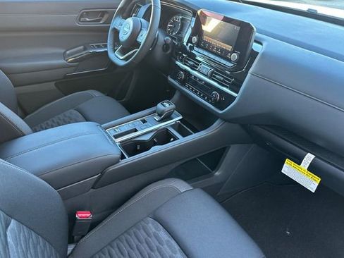 New 2025 Nissan Pathfinder SV image 13