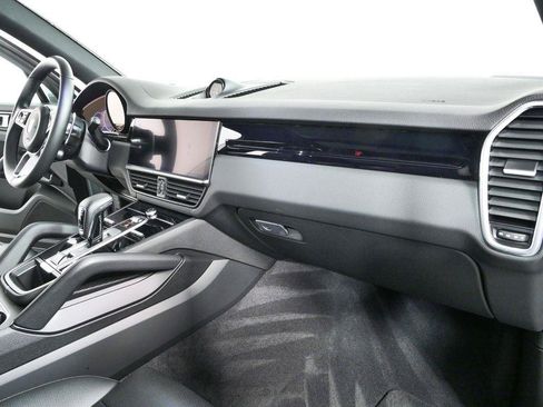 Certified 2022 Porsche Cayenne Coupe AWD/4WD image 24
